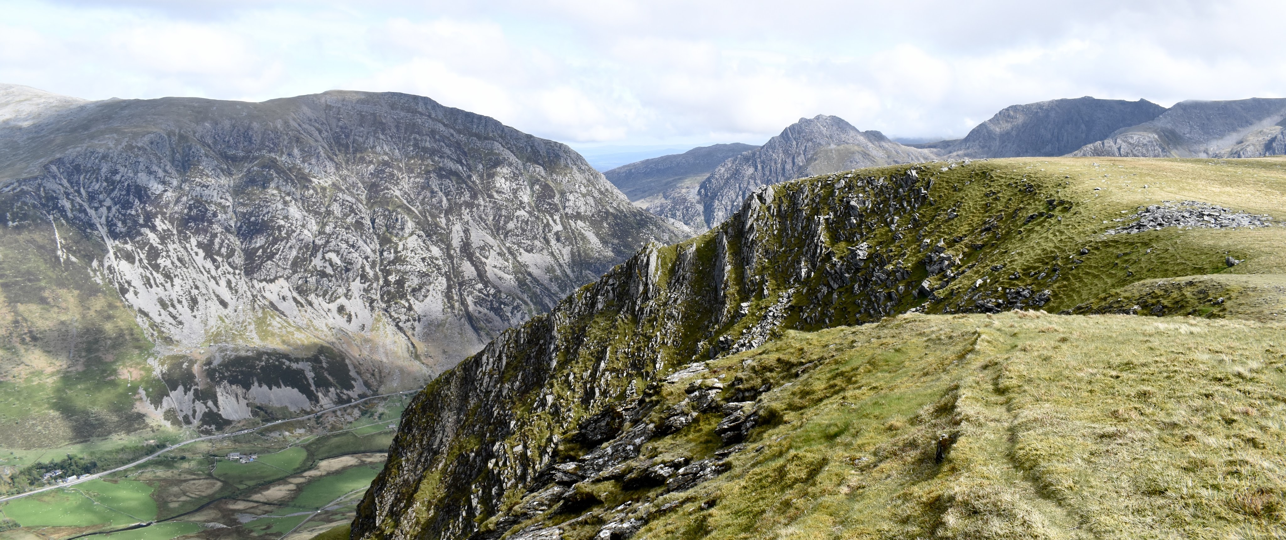 Pen yr Ole Wen and Tryfan from the Marchlyn Horseshoe