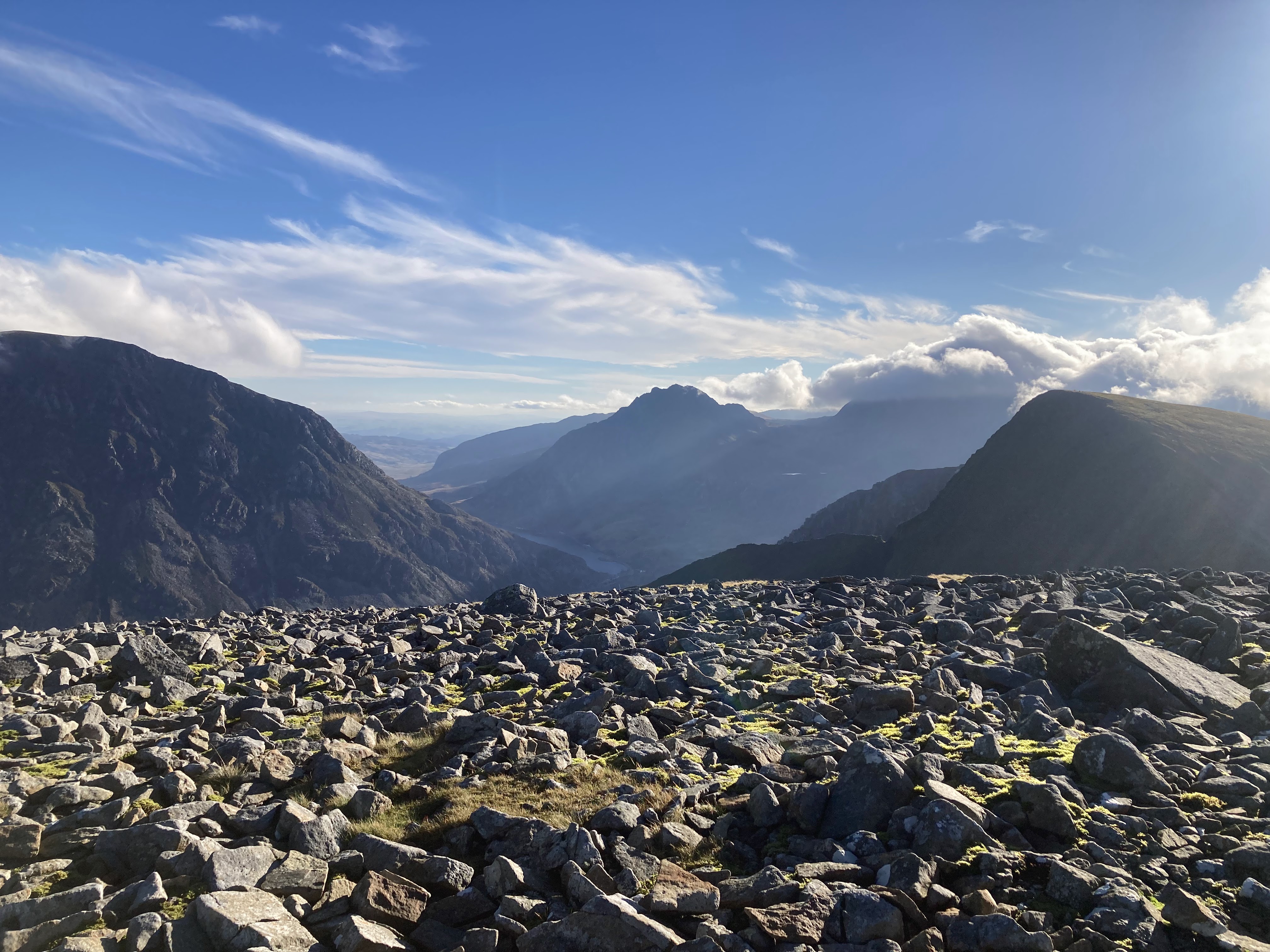 Marchlyn Mawr Circular Route Guide - Looking at Ogwen Valley from Carnedd y Filiast
