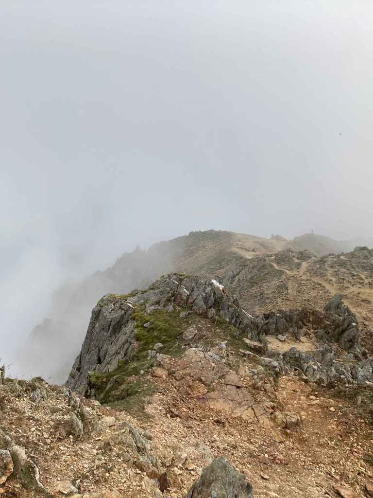 cloudy crib goch